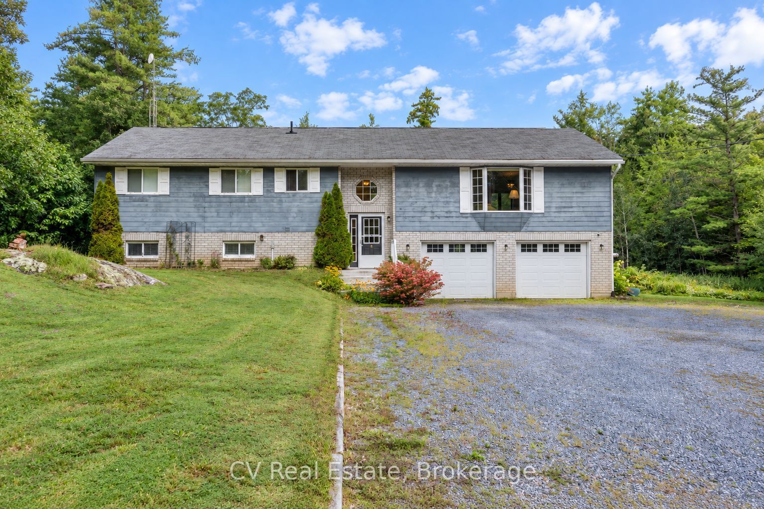 1045 Narrows Road Property Photo 1