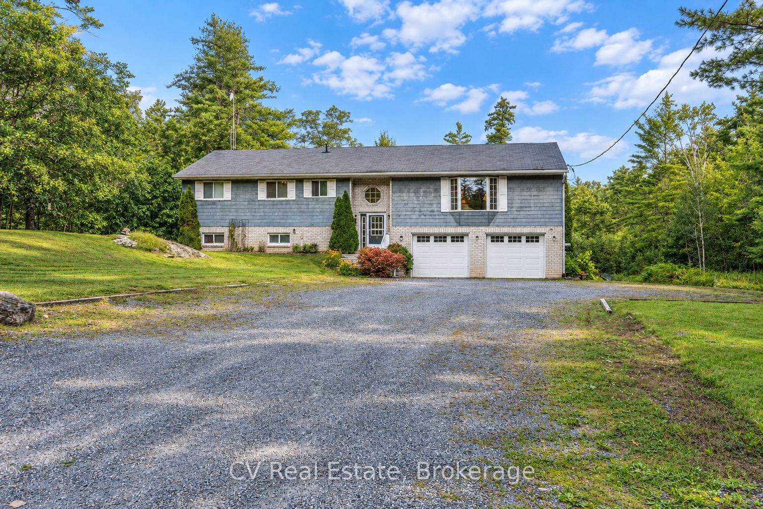 1045 Narrows Road Property Photo 2