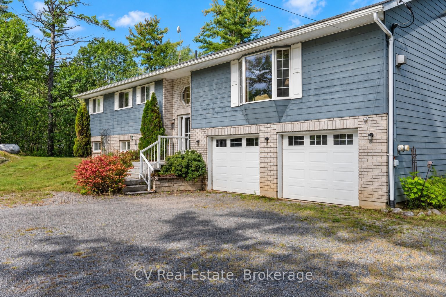 1045 Narrows Road Property Photo 3