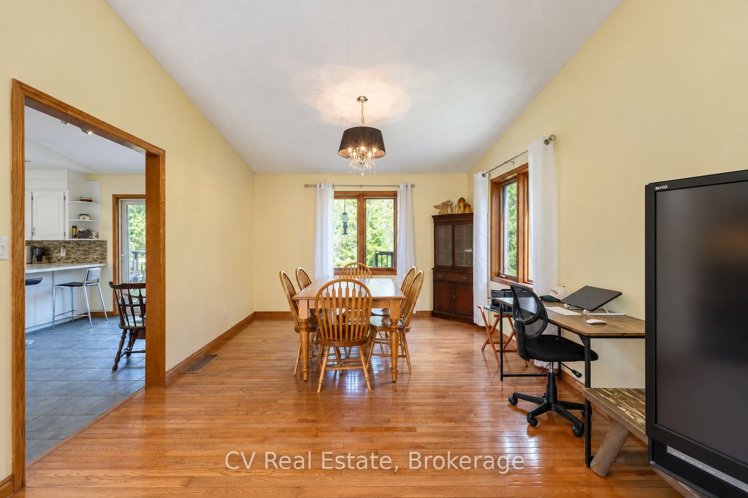 1045 Narrows Road Property Photo 14