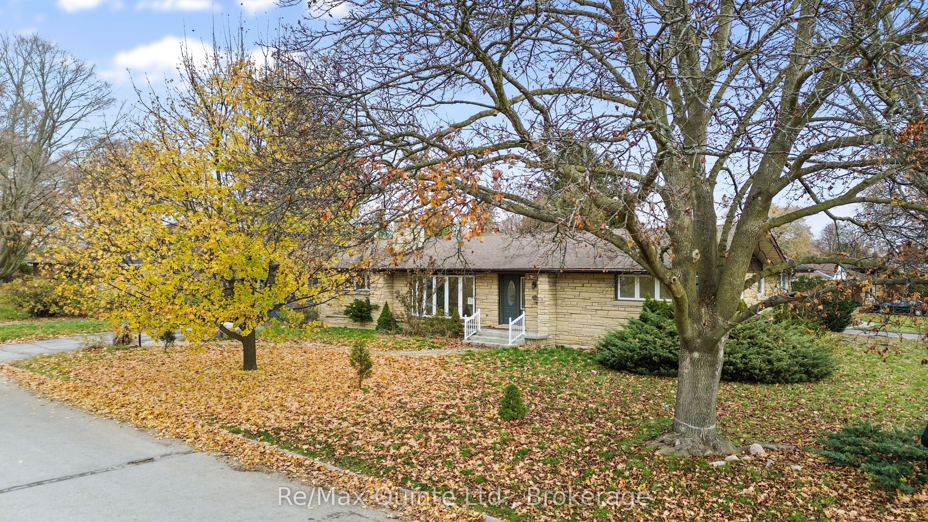 5 Stanley Park Drive Property Photo 1