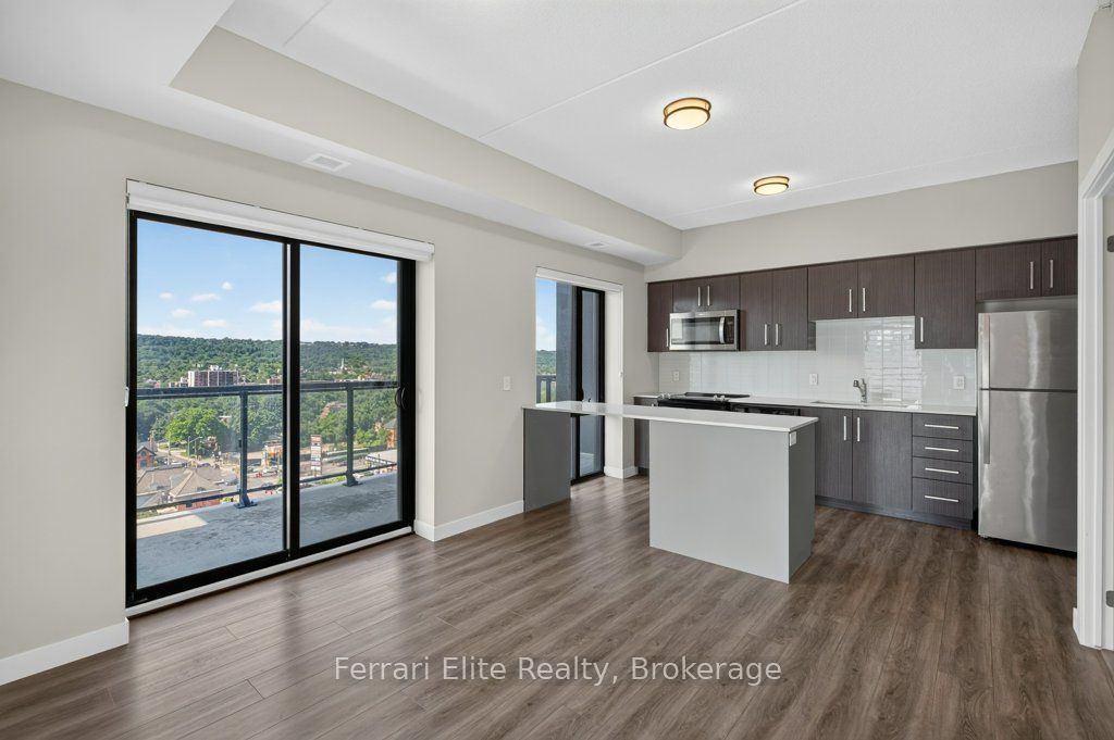 15 Queen Street S 1114 Property Photo 13