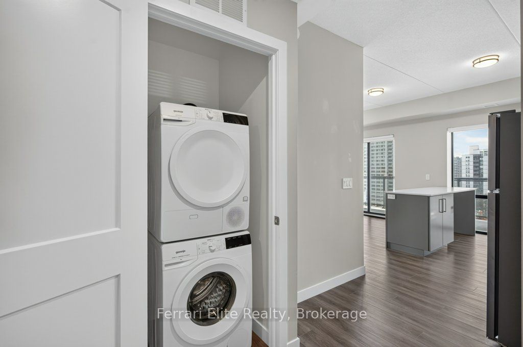 15 Queen Street S 1114 Property Photo 20