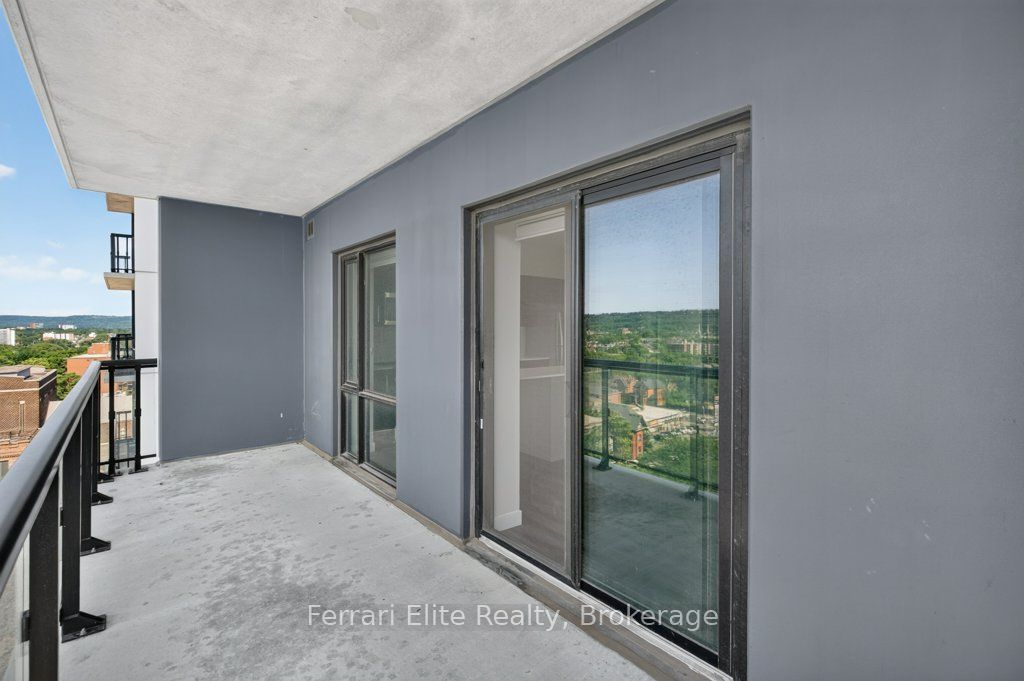 15 Queen Street S 1114 Property Photo 22