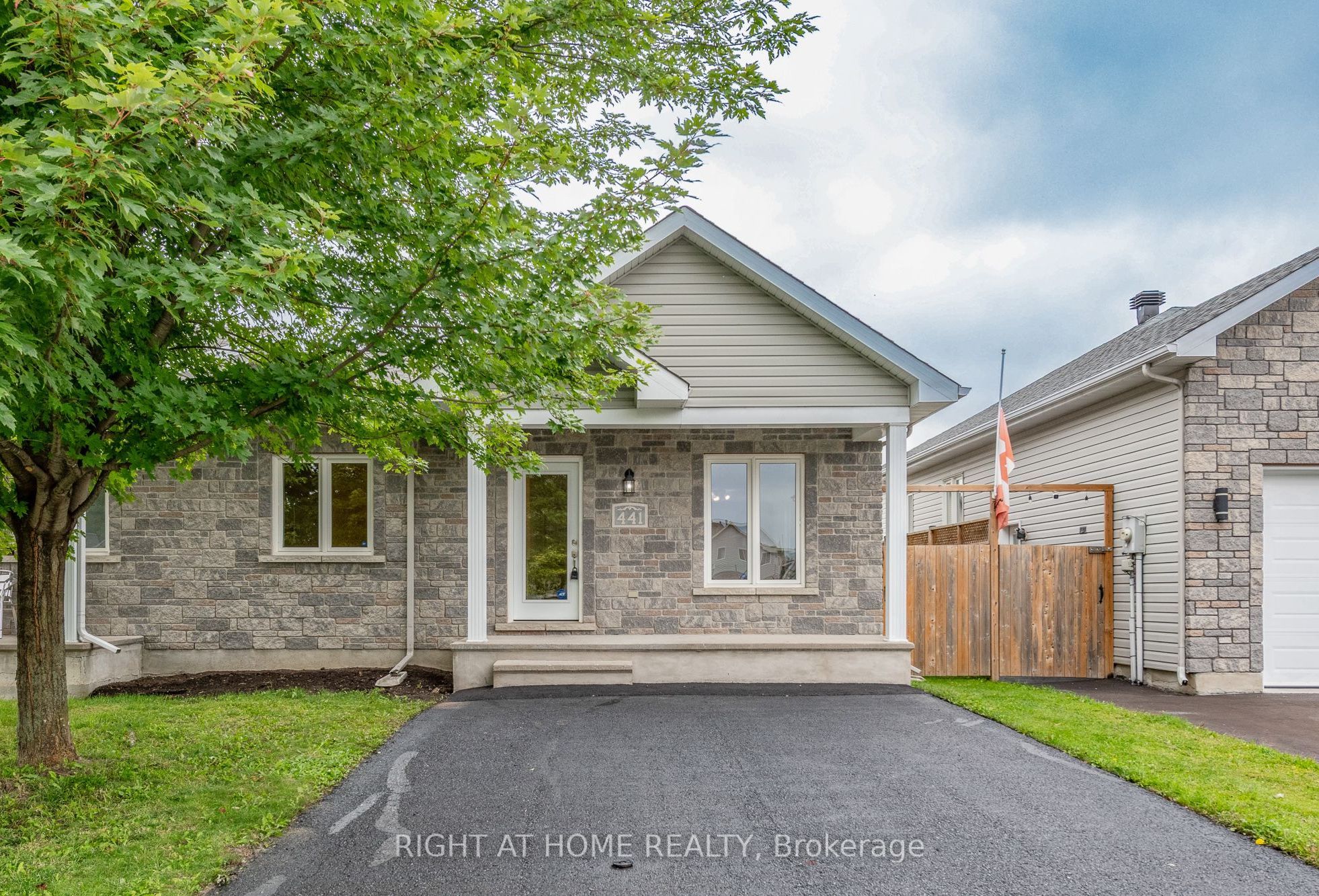 441 Denis Street Property Photo 1