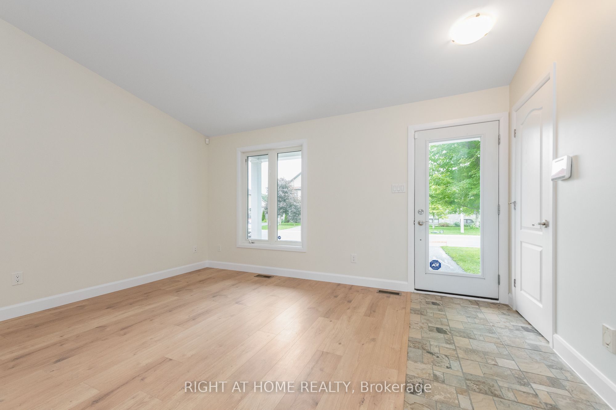 441 Denis Street Property Photo 5