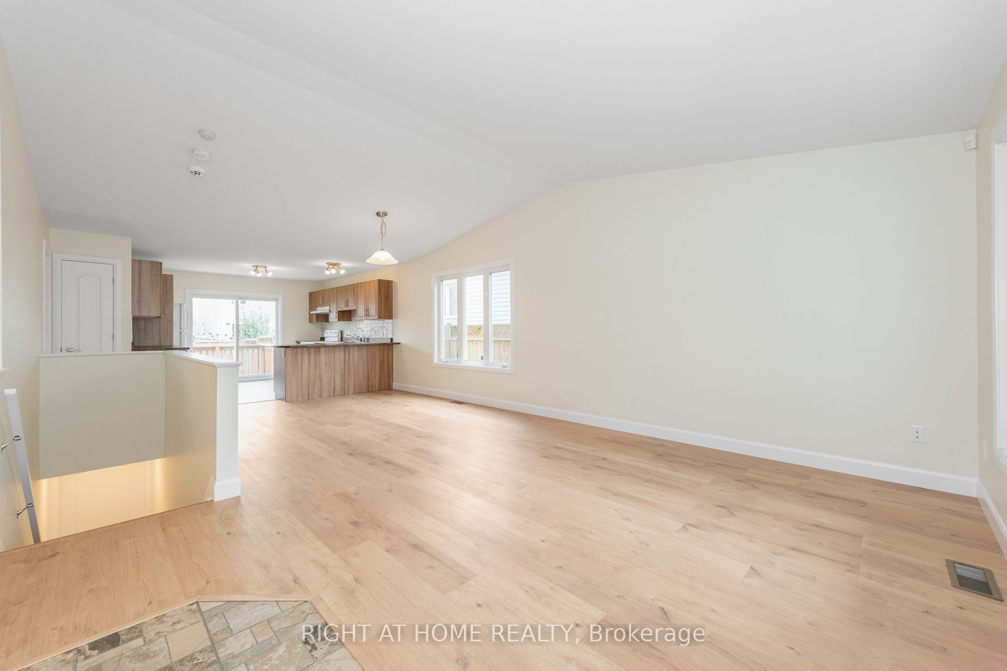 441 Denis Street Property Photo 6