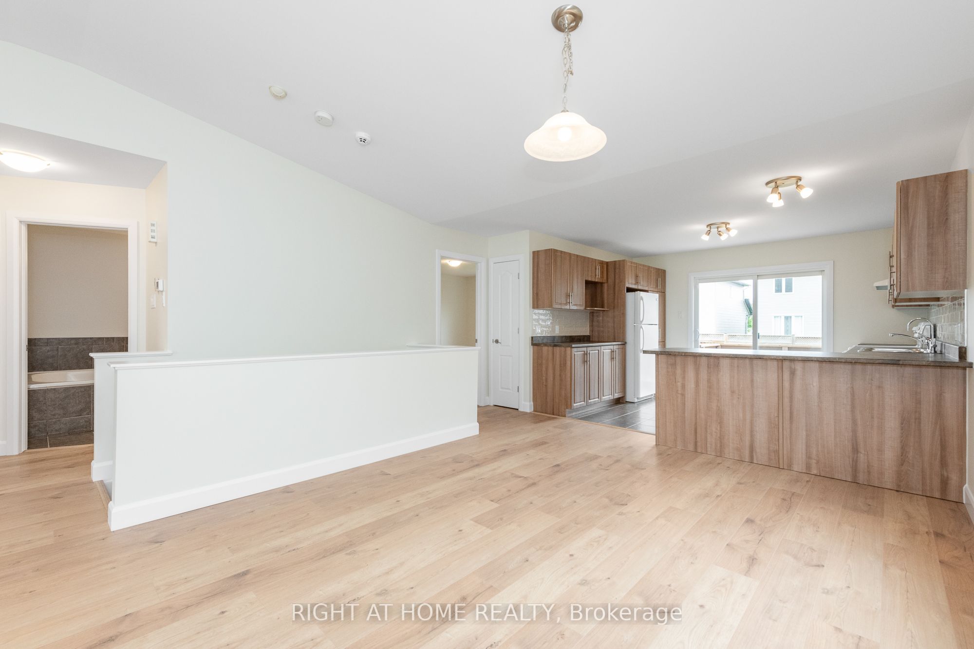 441 Denis Street Property Photo 8