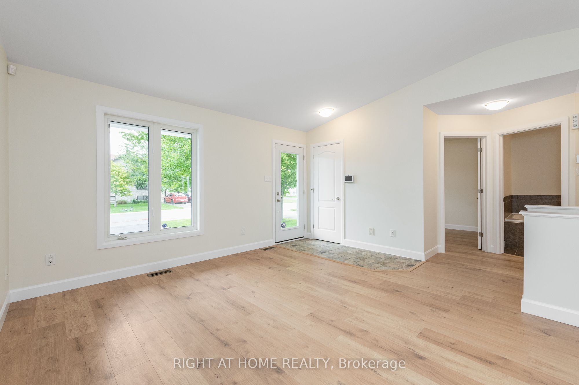 441 Denis Street Property Photo 9