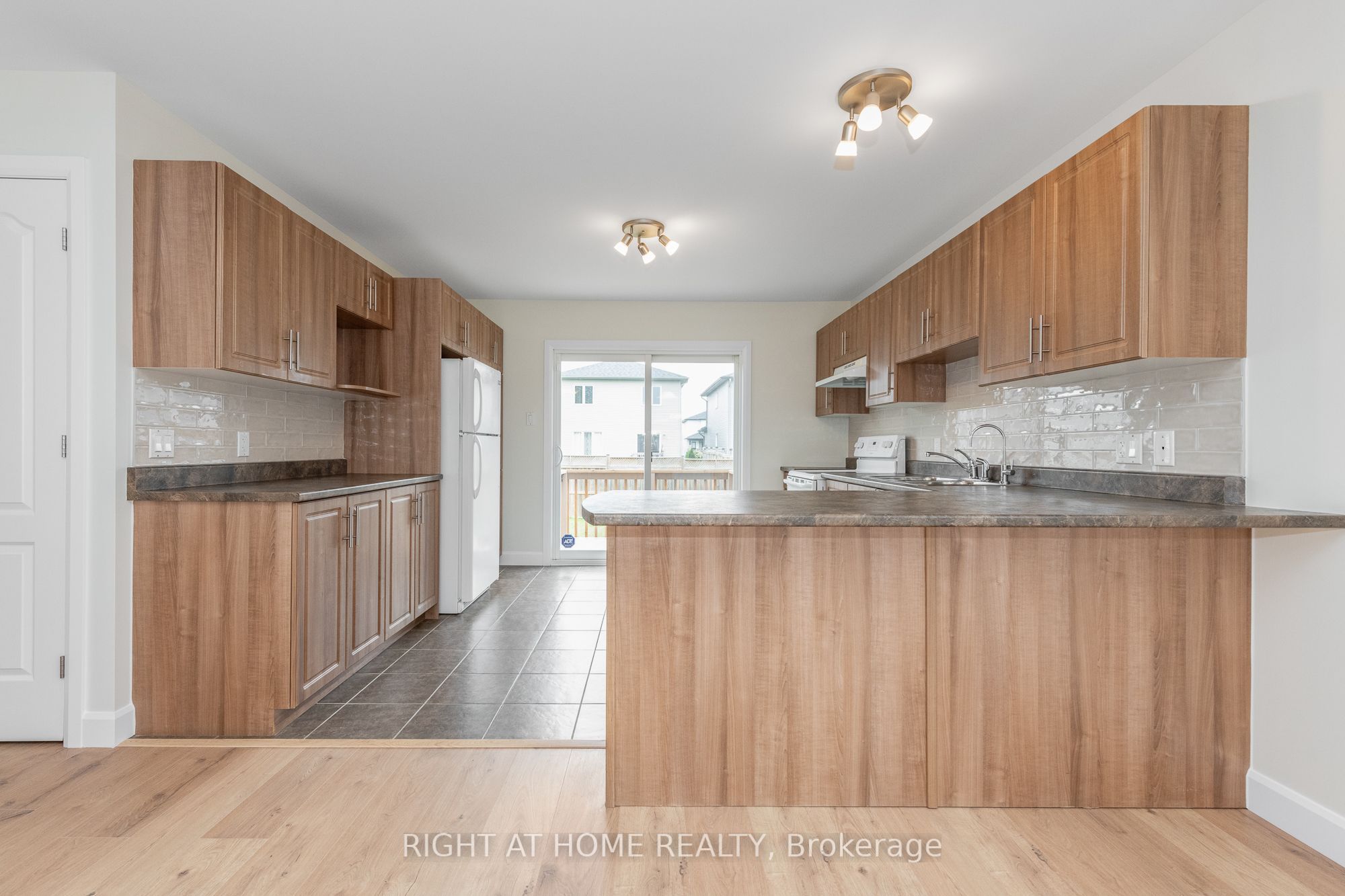 441 Denis Street Property Photo 13