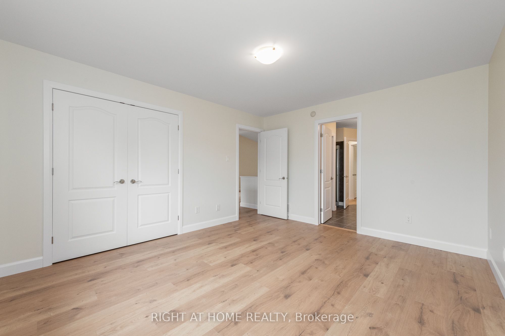 441 Denis Street Property Photo 19