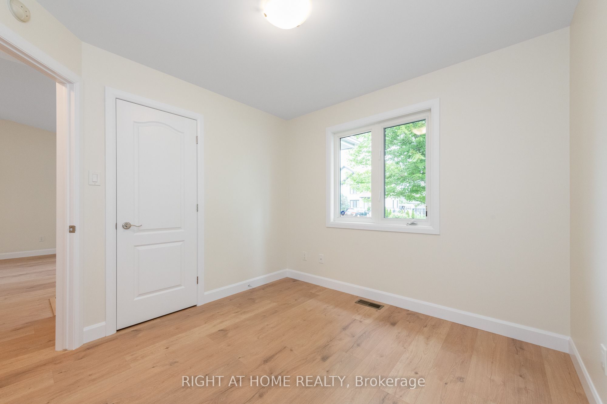 441 Denis Street Property Photo 21