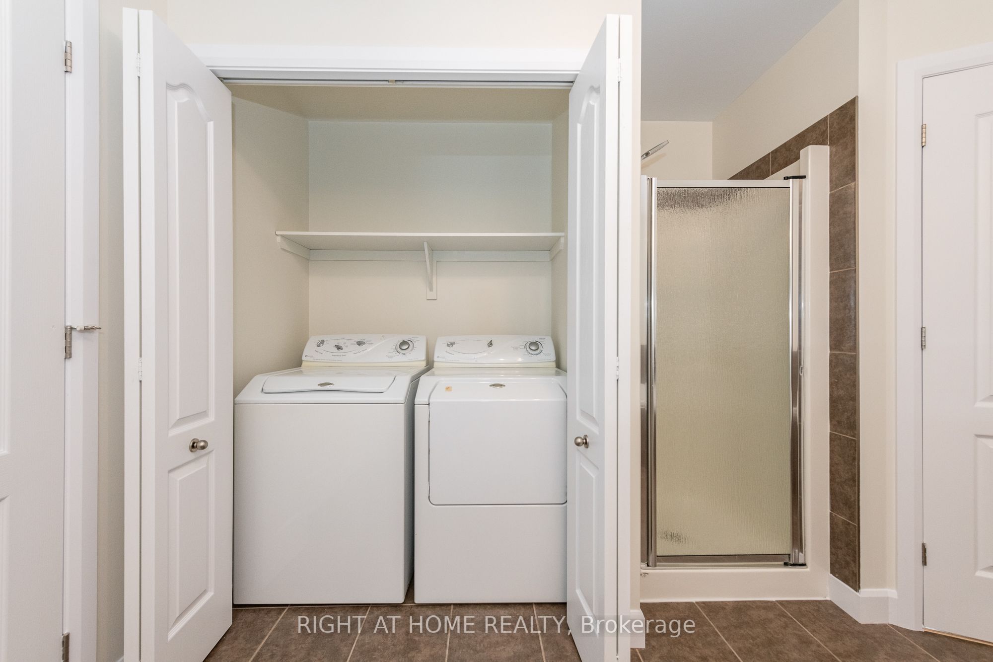 441 Denis Street Property Photo 26