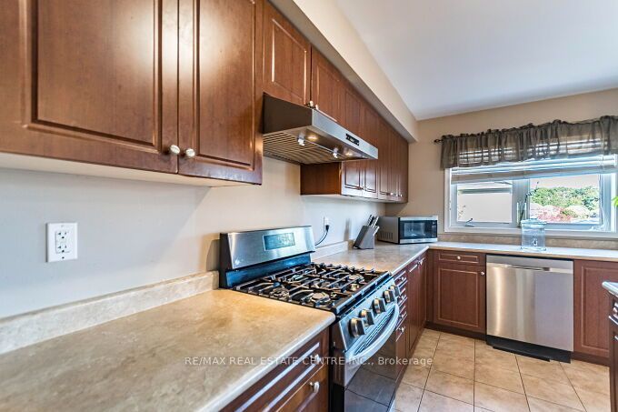 84 Lambert Crescent Property Photo 19