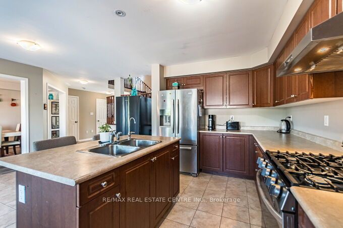 84 Lambert Crescent Property Photo 20