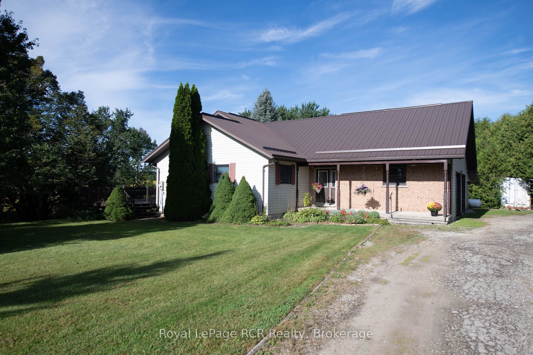 9870 Creek Road Property Photo 2