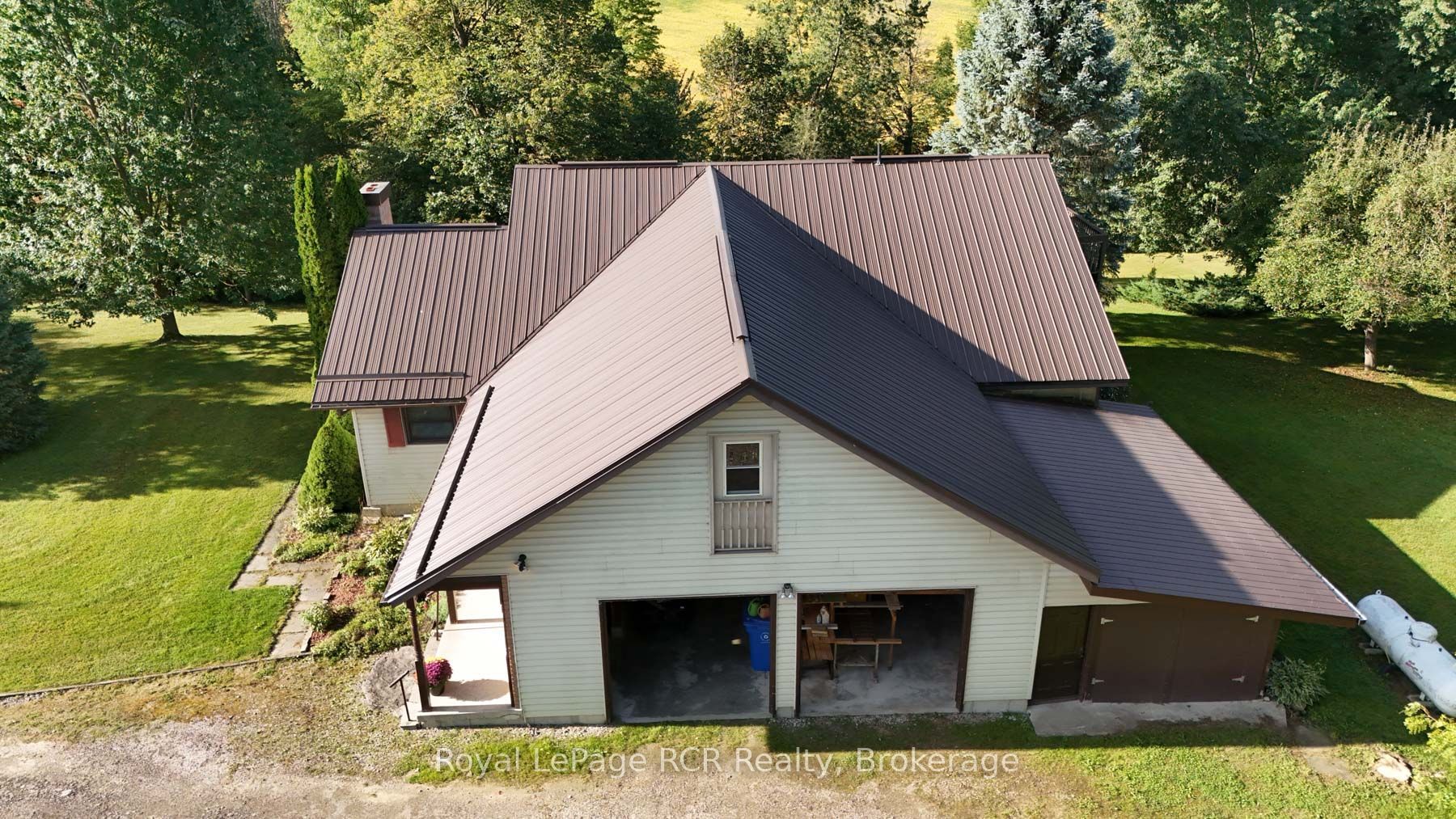 9870 Creek Road Property Photo 9