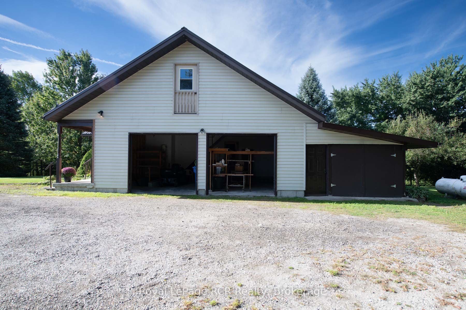 9870 Creek Road Property Photo 17