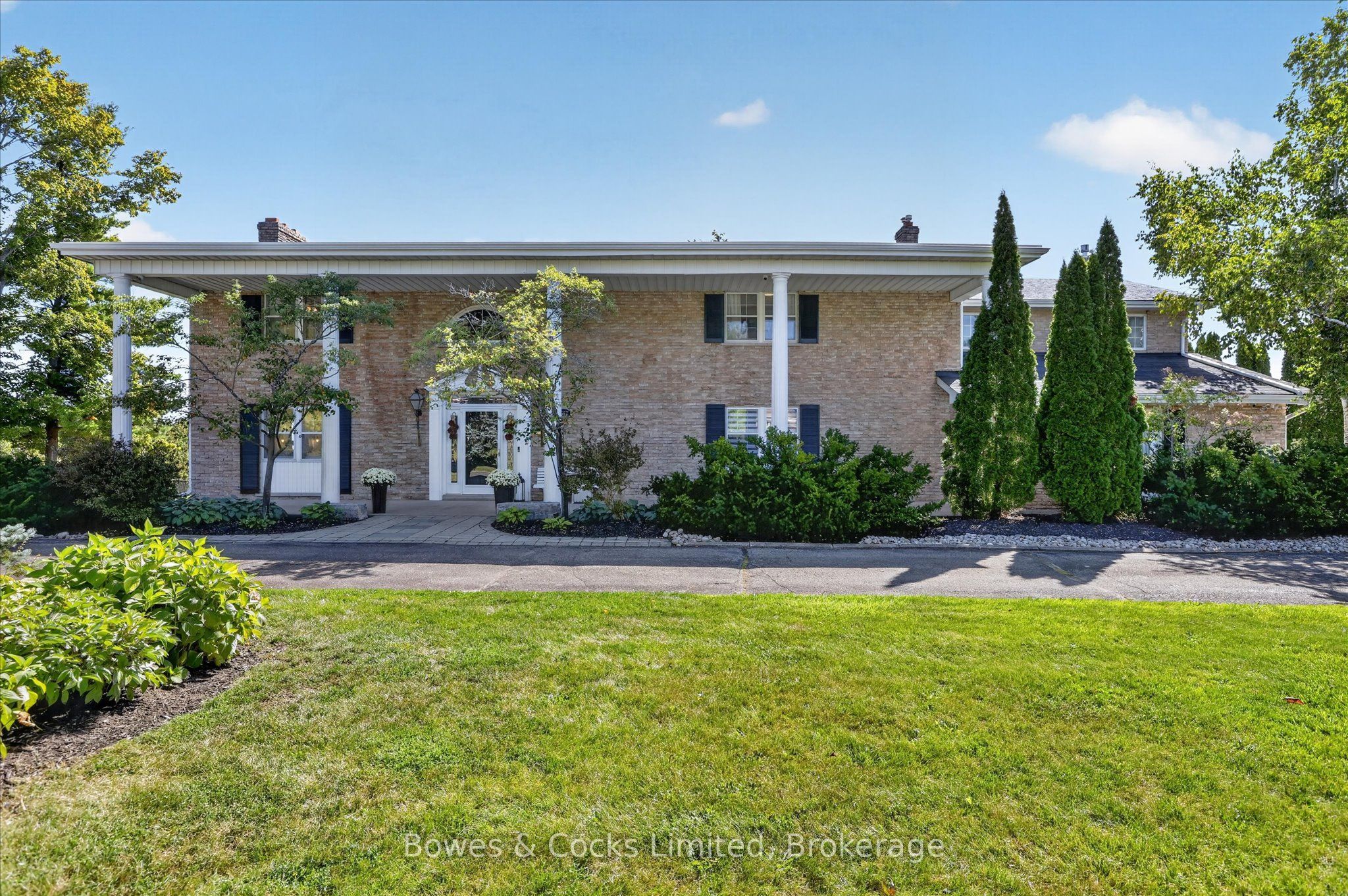 1562 Champlain Drive Property Photo 1