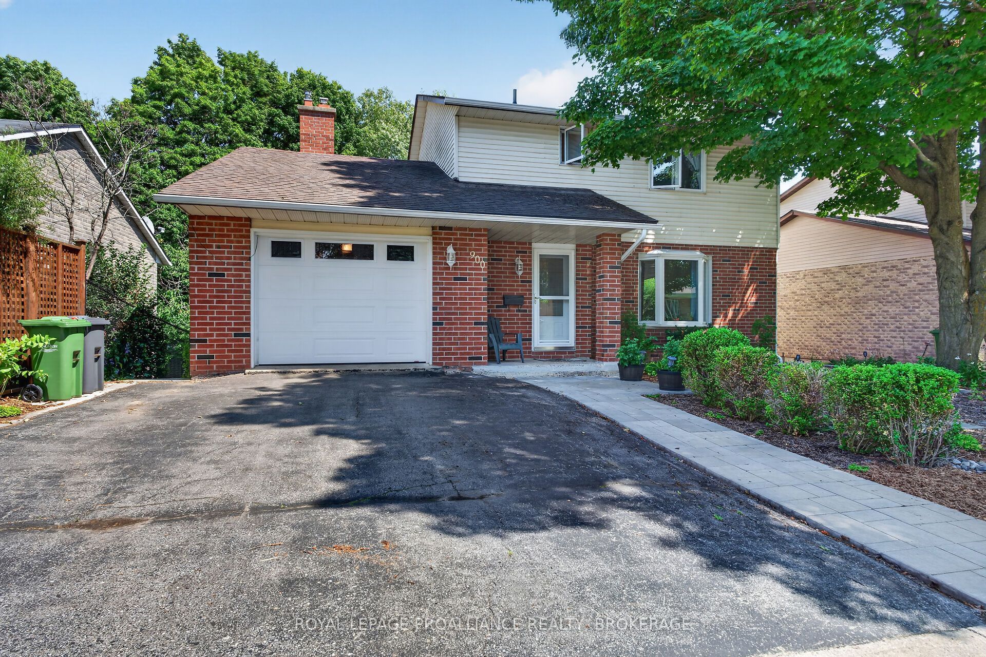 900 Nottinghill Avenue Property Photo 3
