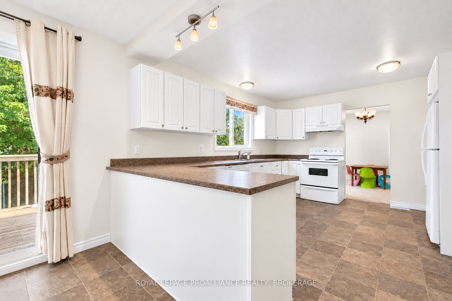 900 Nottinghill Avenue Property Photo 12