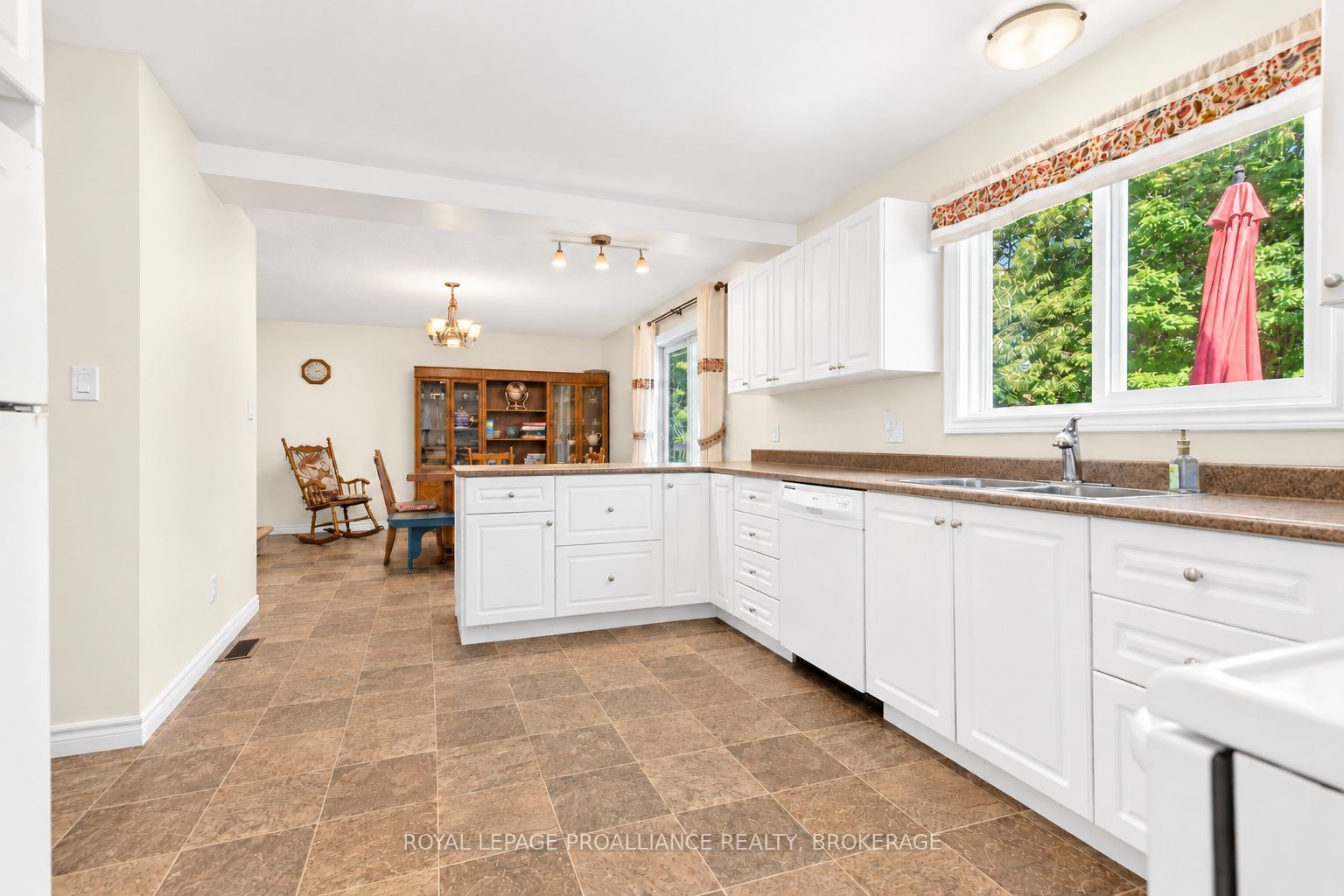 900 Nottinghill Avenue Property Photo 16