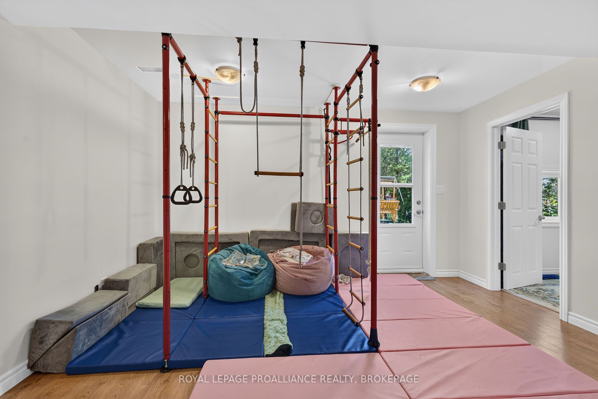 900 Nottinghill Avenue Property Photo 29