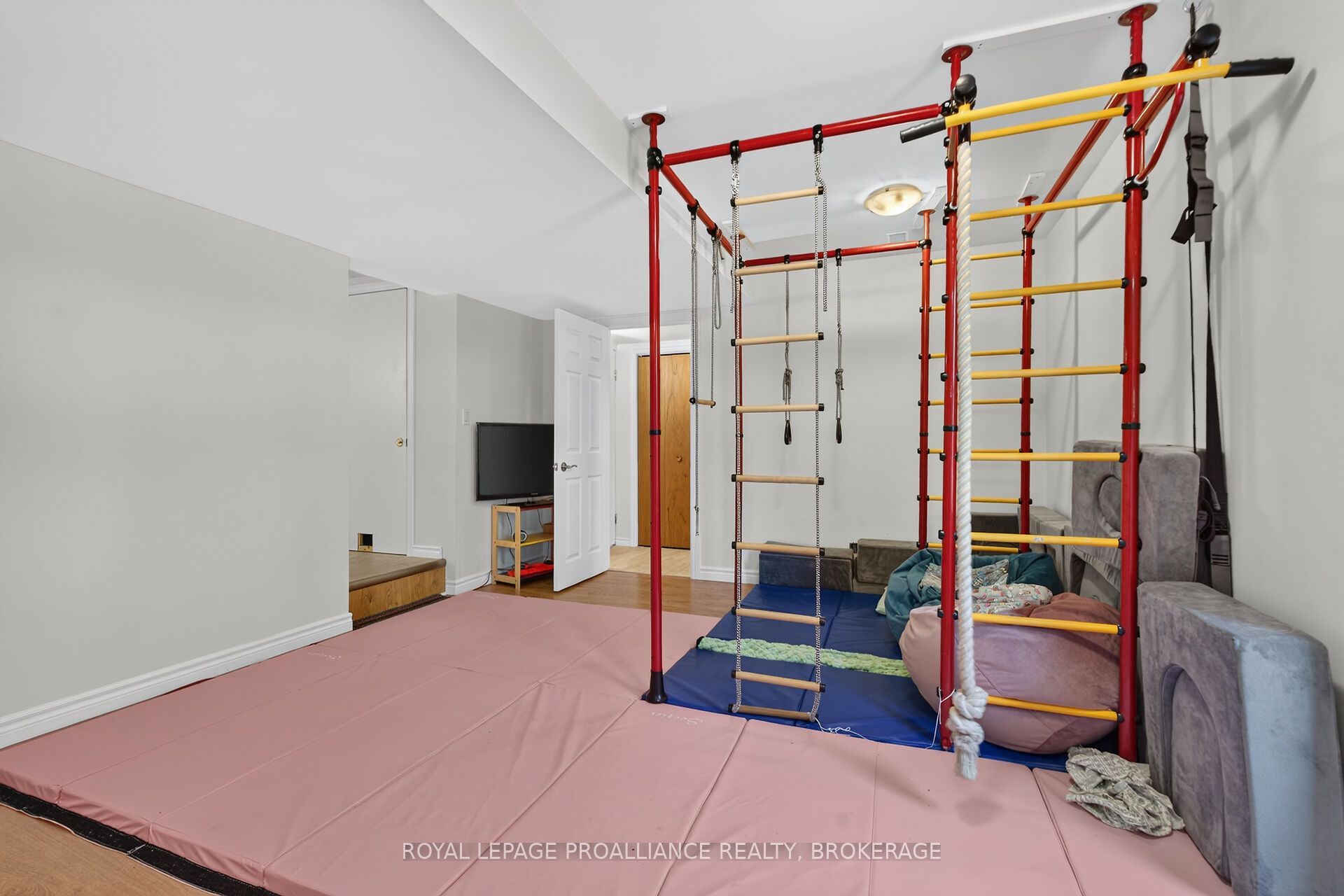 900 Nottinghill Avenue Property Photo 30