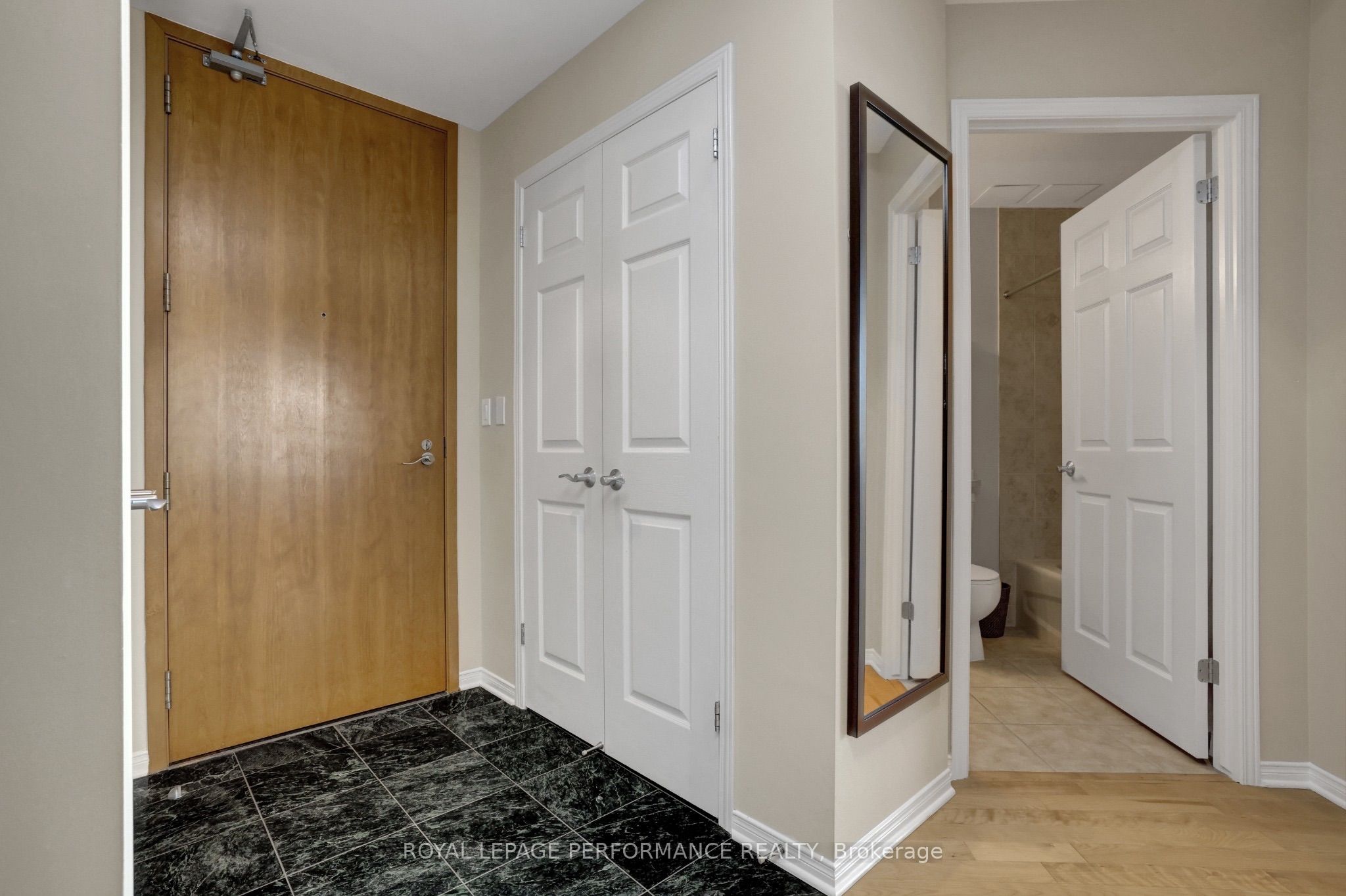 38 Metropole Private 2603 Property Photo 2