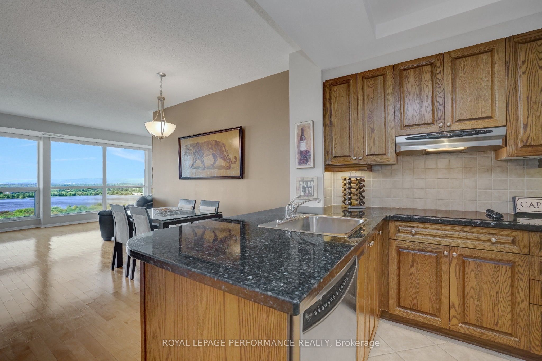 38 Metropole Private 2603 Property Photo 6