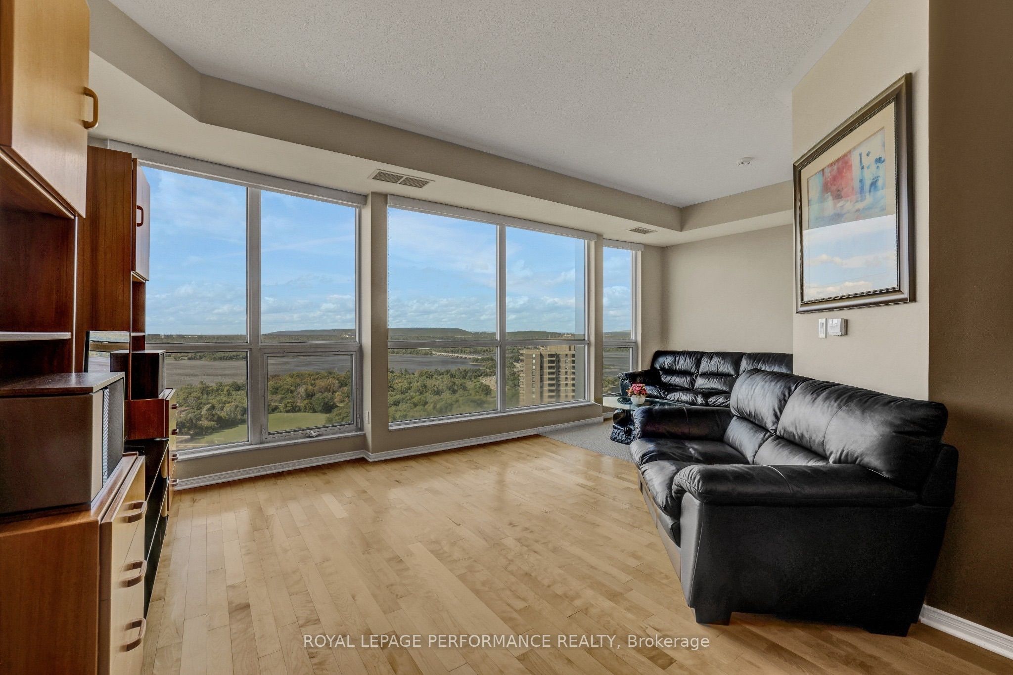 38 Metropole Private 2603 Property Photo 9