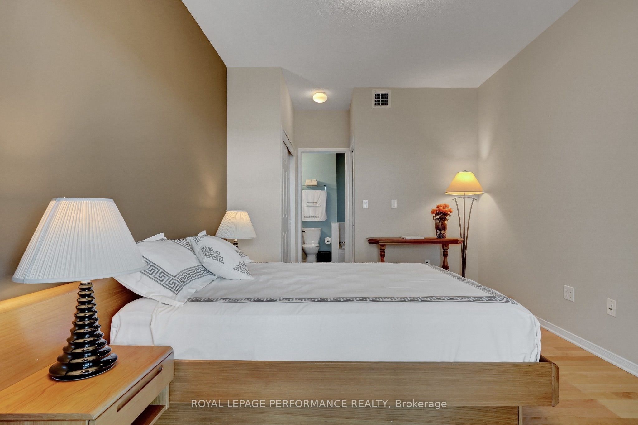 38 Metropole Private 2603 Property Photo 12