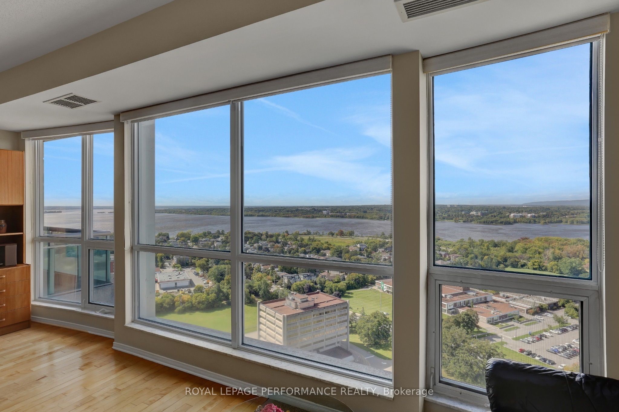 38 Metropole Private 2603 Property Photo 22