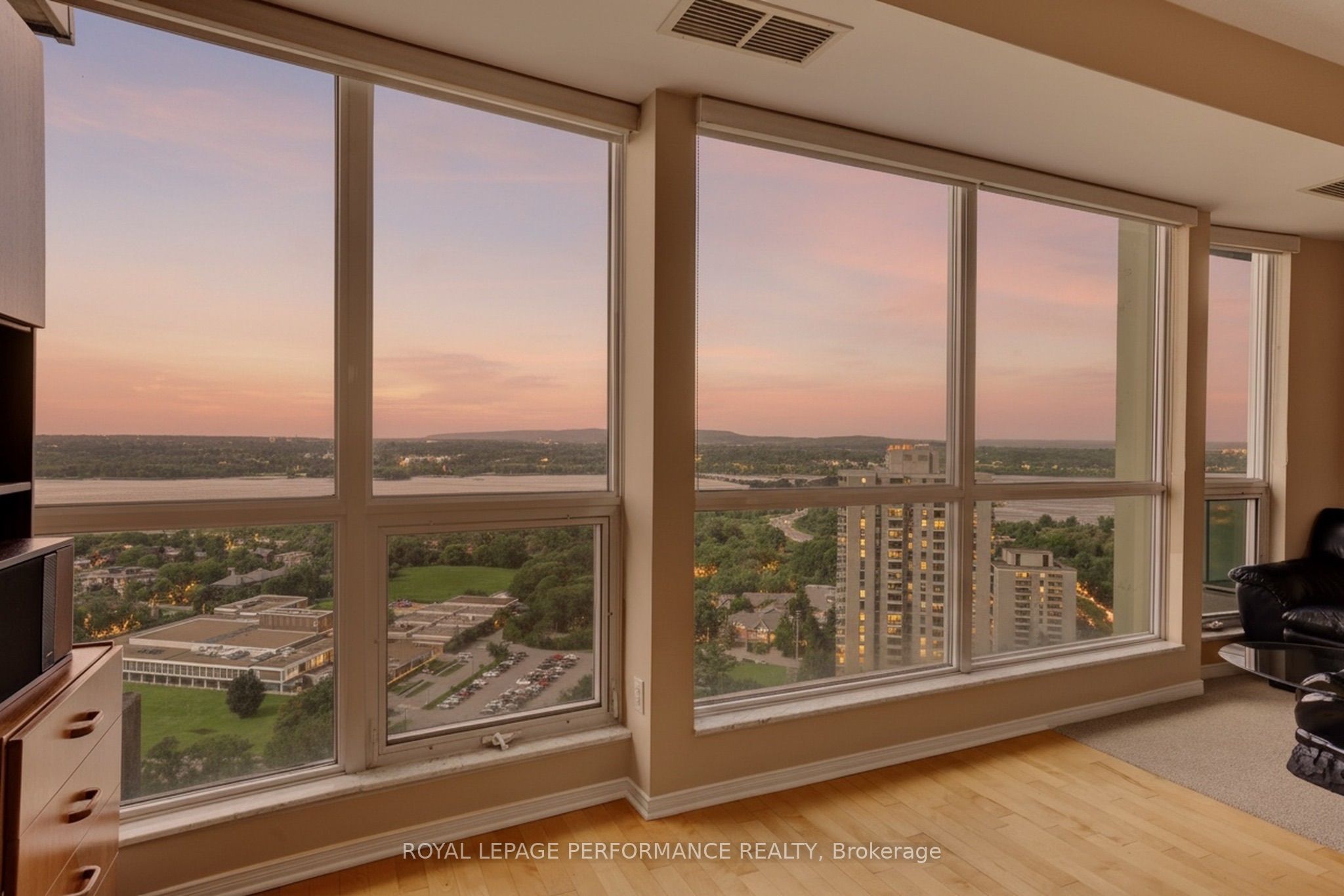 38 Metropole Private 2603 Property Photo 41