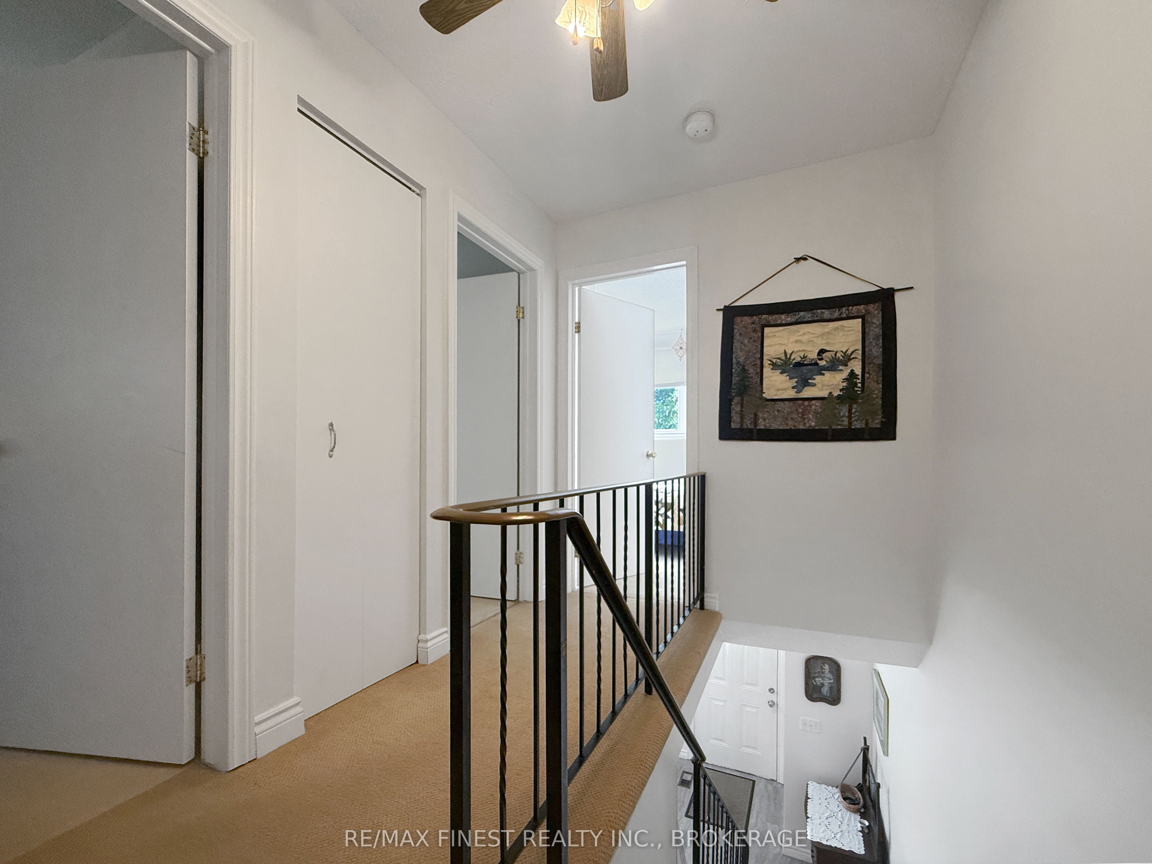 906 Purcell Crescent Property Photo 12