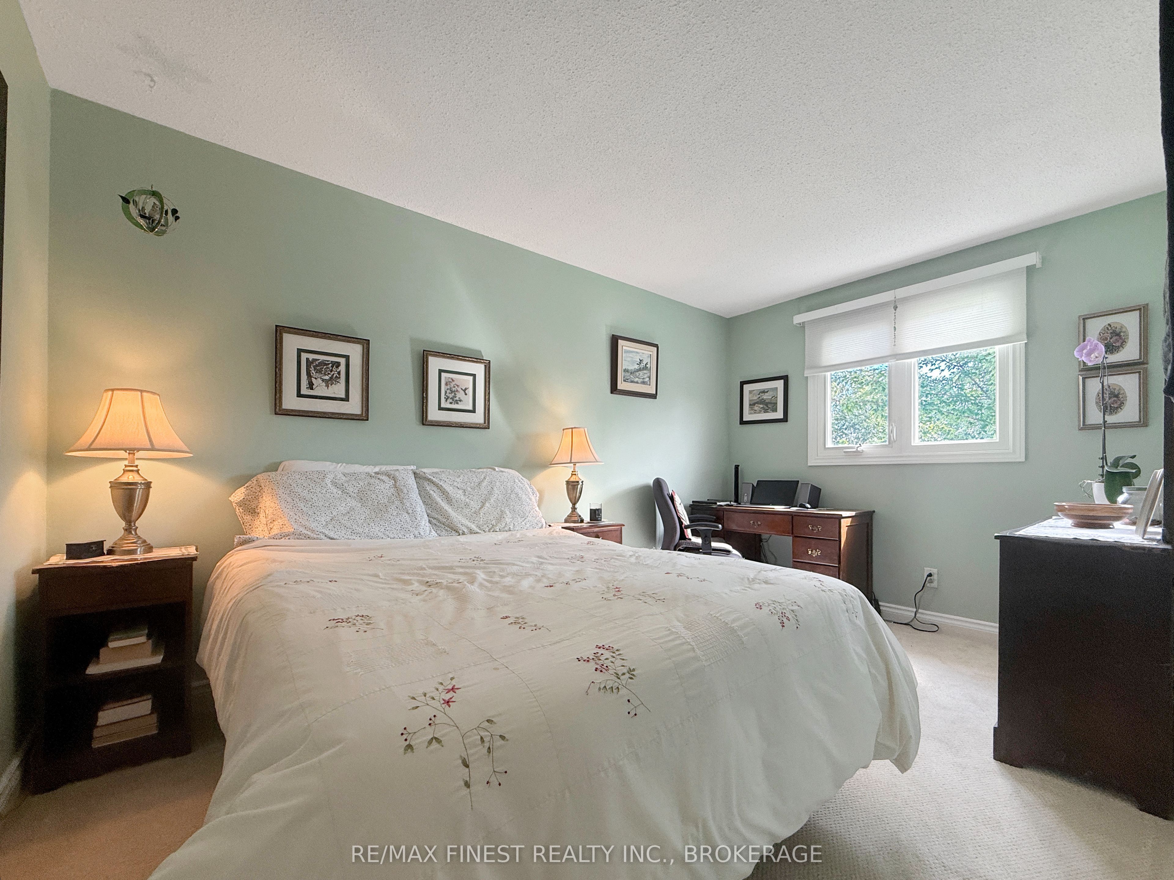 906 Purcell Crescent Property Photo 14