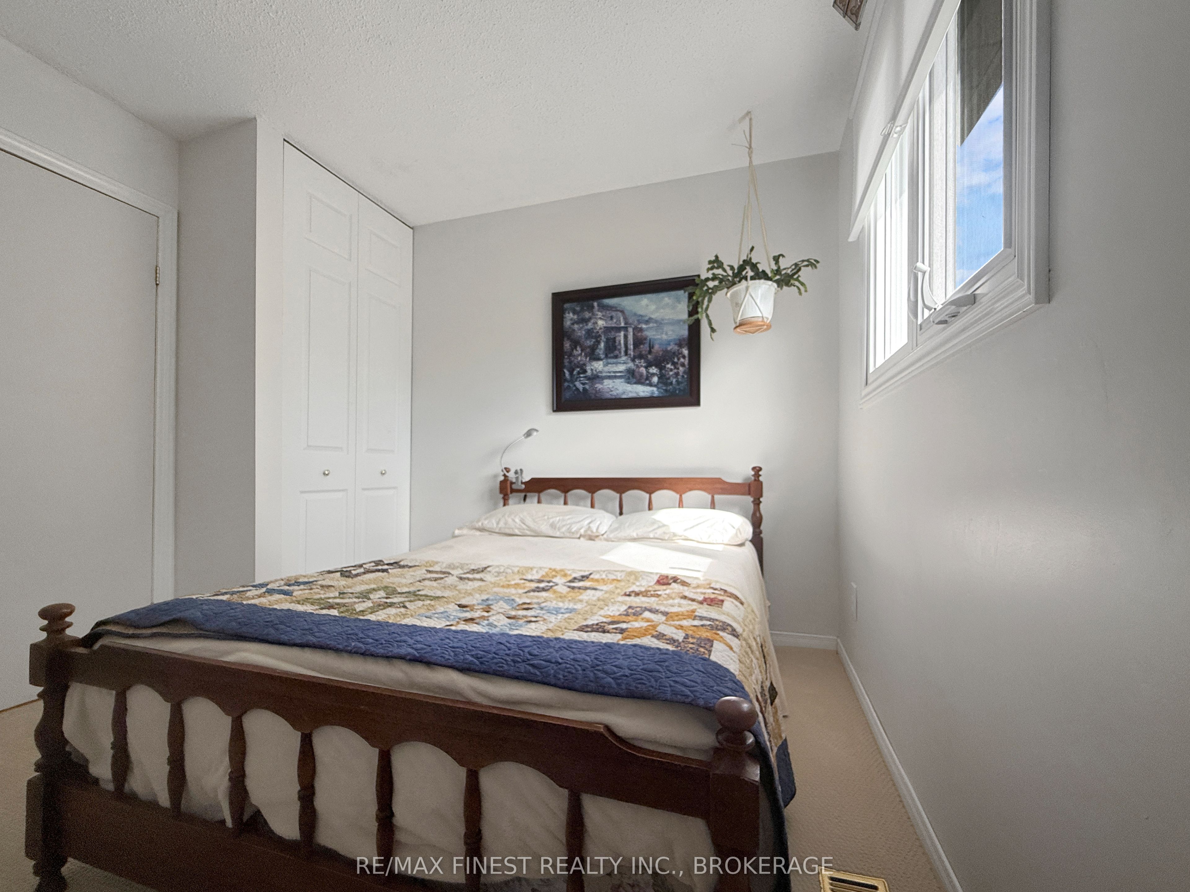 906 Purcell Crescent Property Photo 17