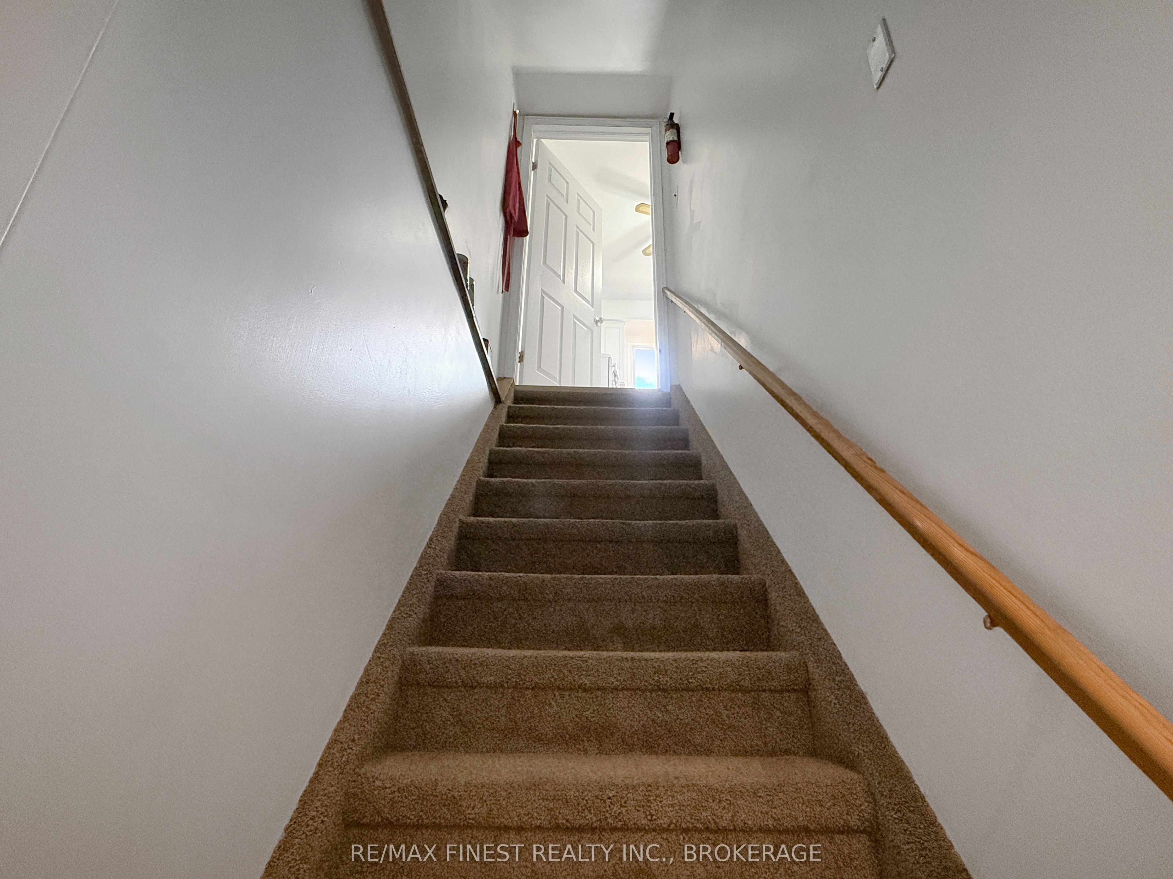 906 Purcell Crescent Property Photo 20