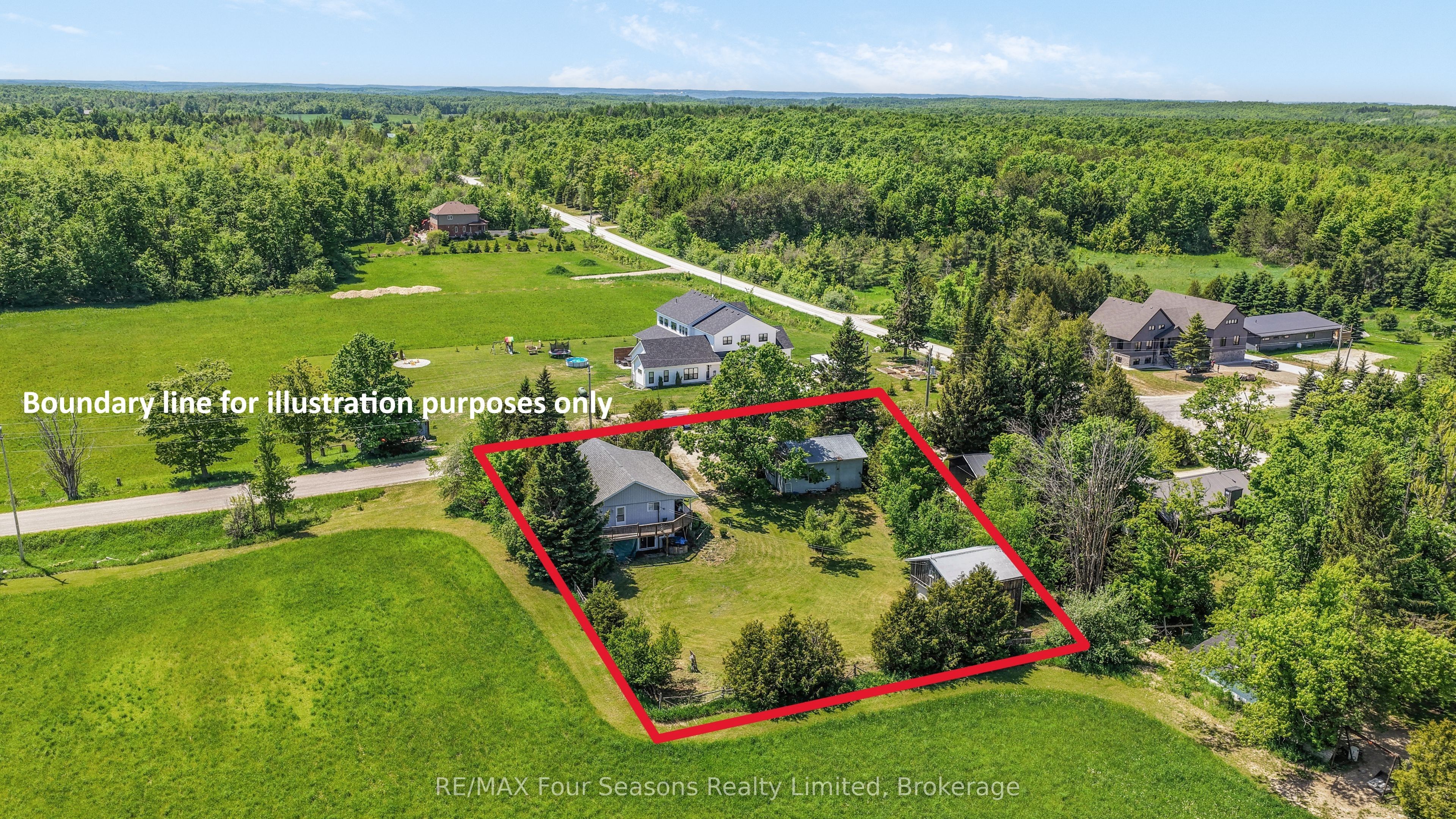 595365 4th Line Property Photo 2