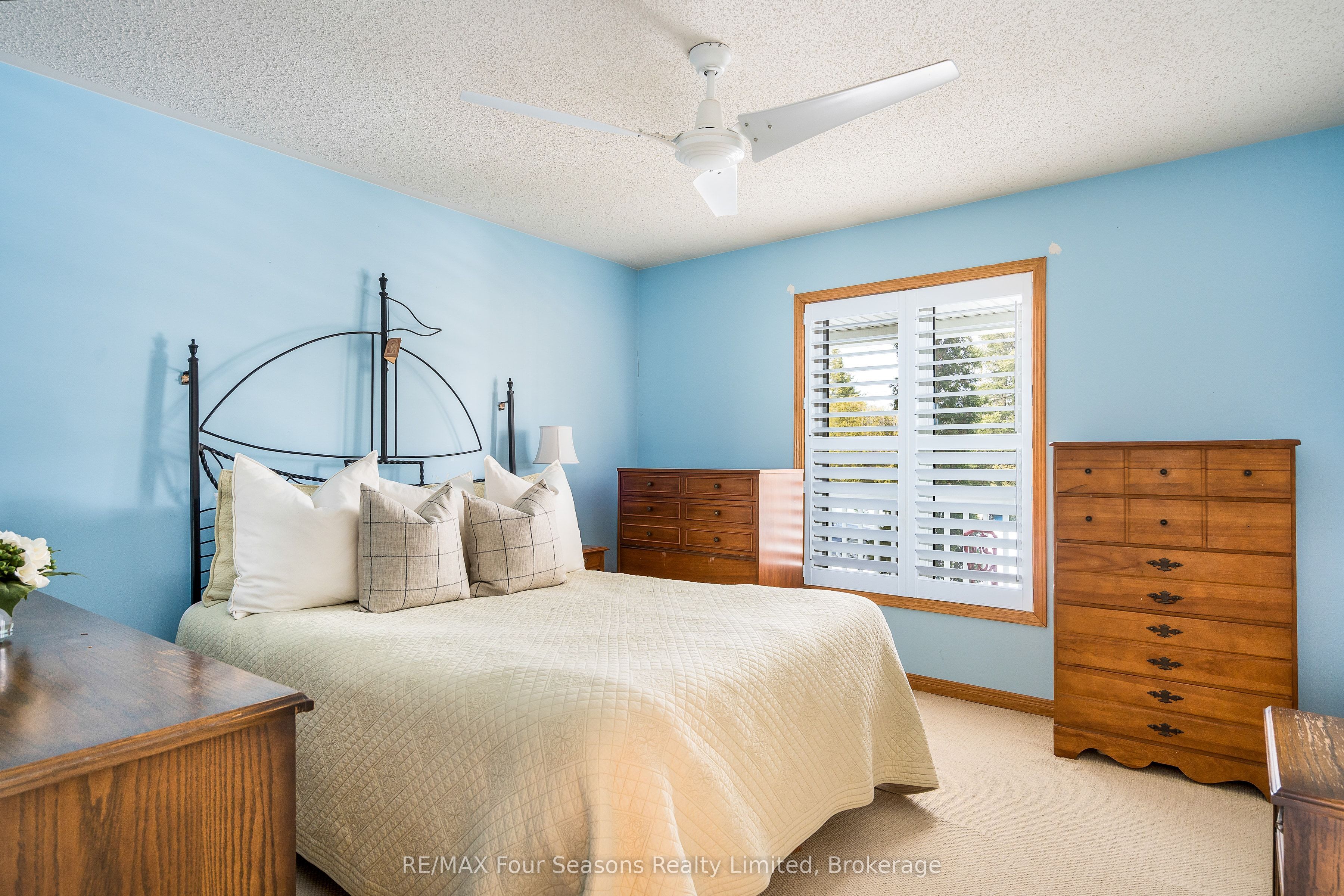 595365 4th Line Property Photo 15