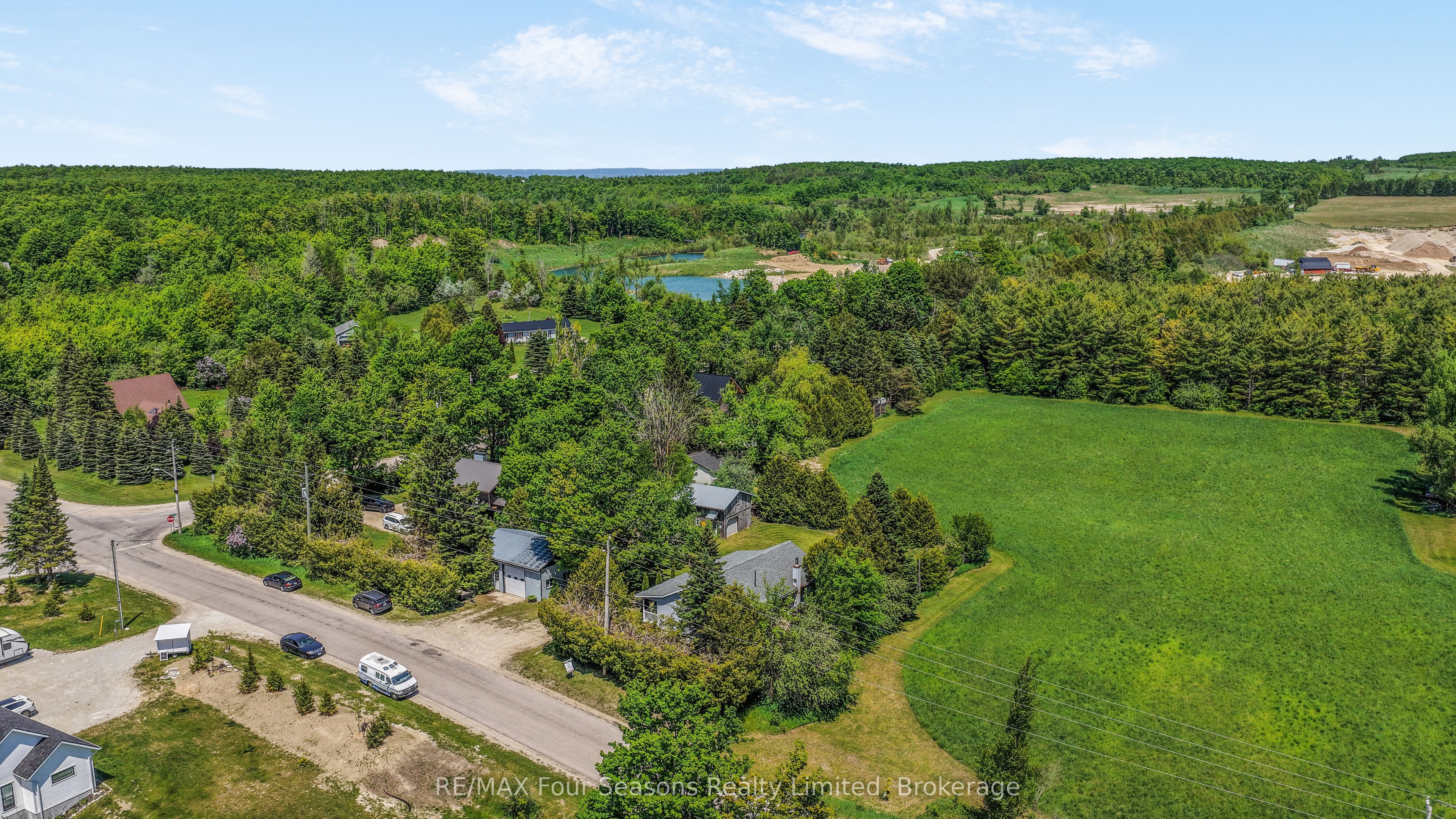 595365 4th Line Property Photo 28