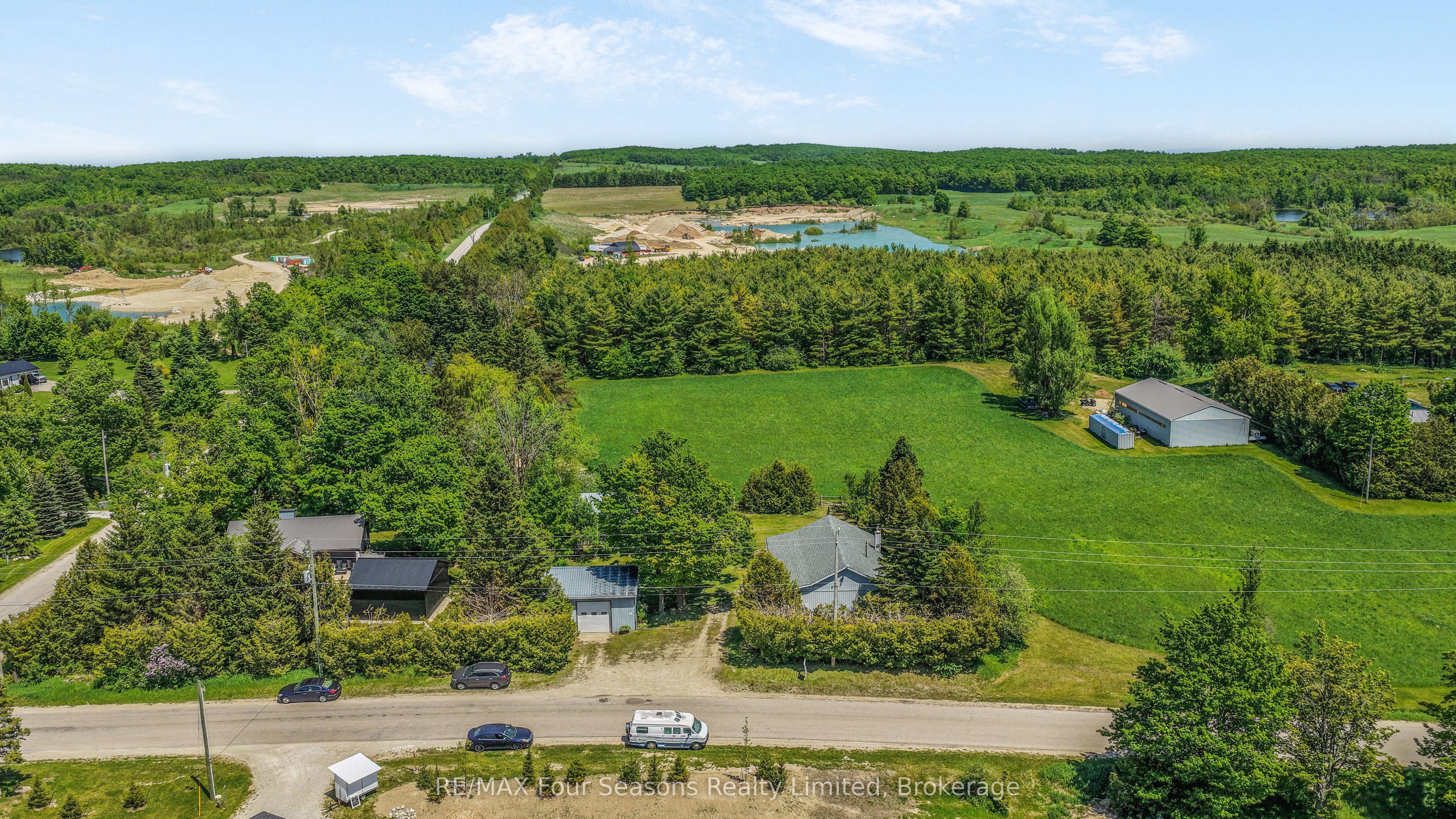 595365 4th Line Property Photo 29