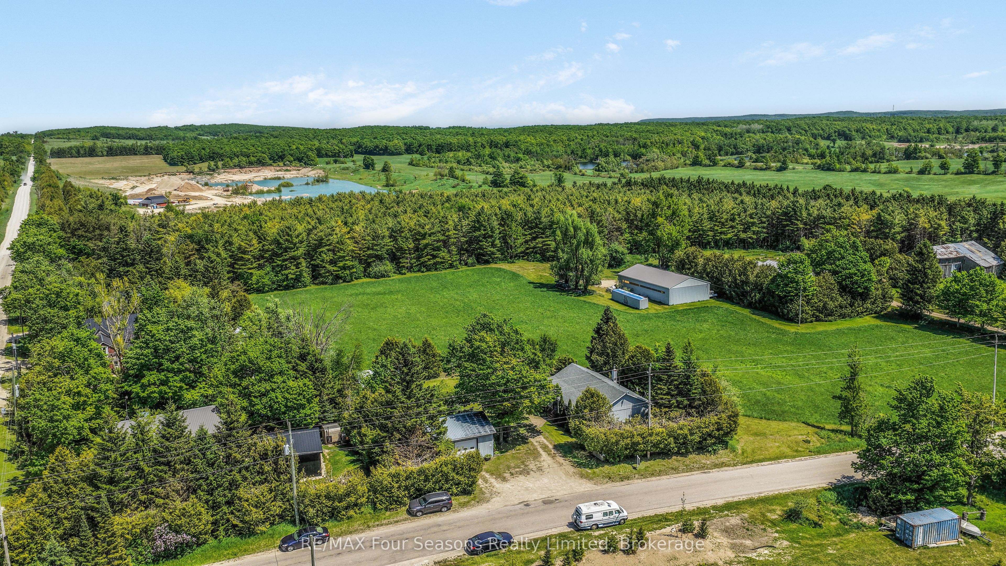 595365 4th Line Property Photo 30