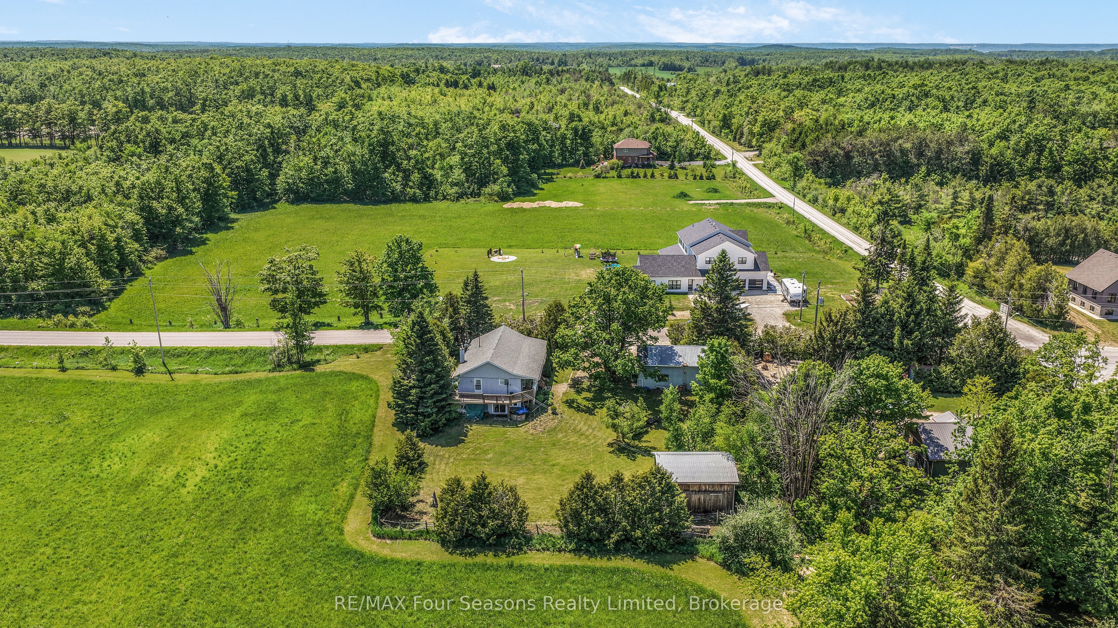 595365 4th Line Property Photo 34