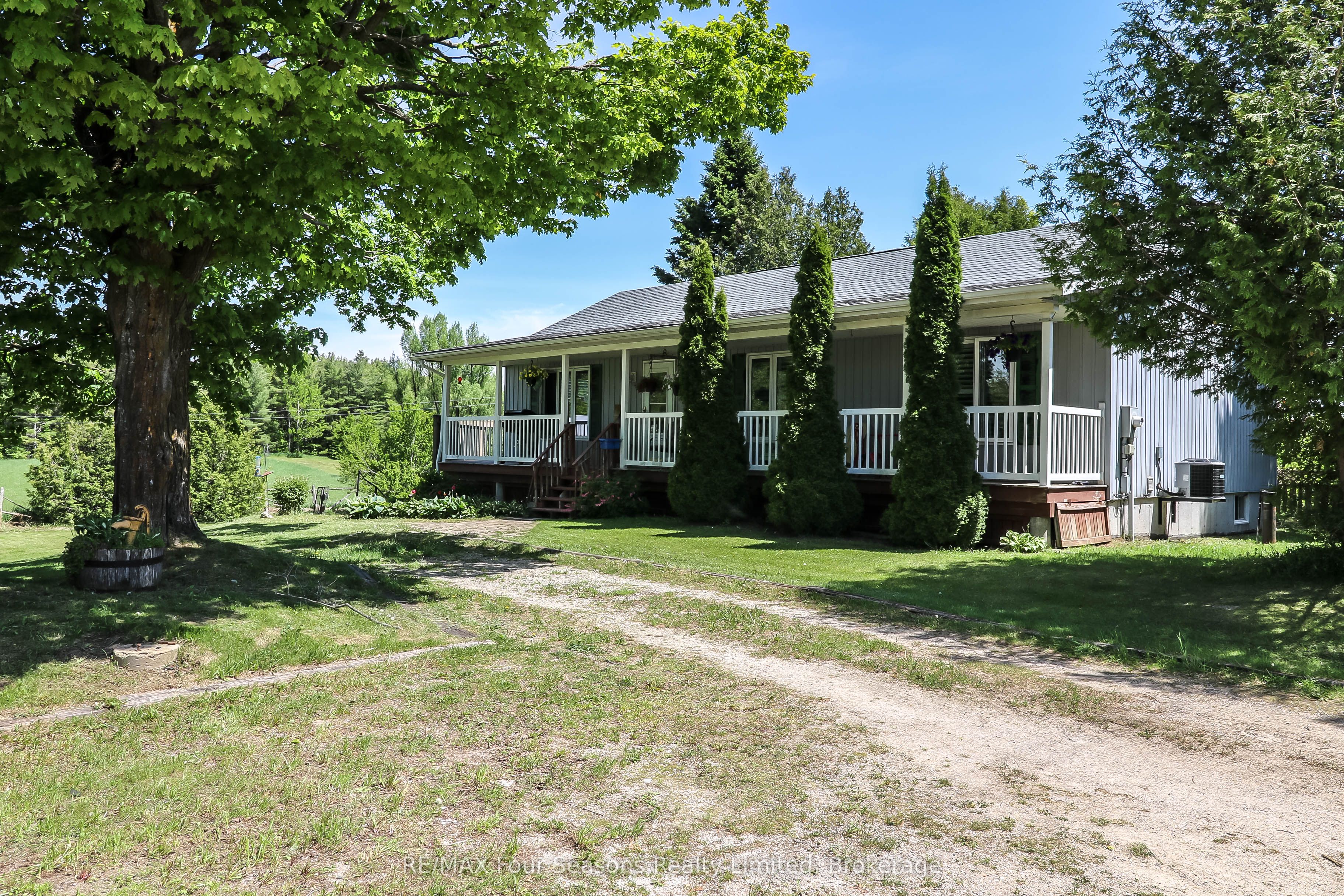 595365 4th Line Property Photo 36