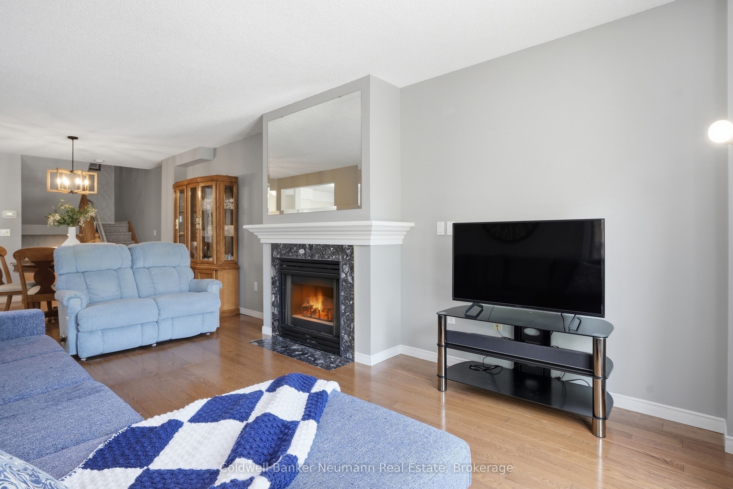 941 Gordon Street 49 Property Photo 7