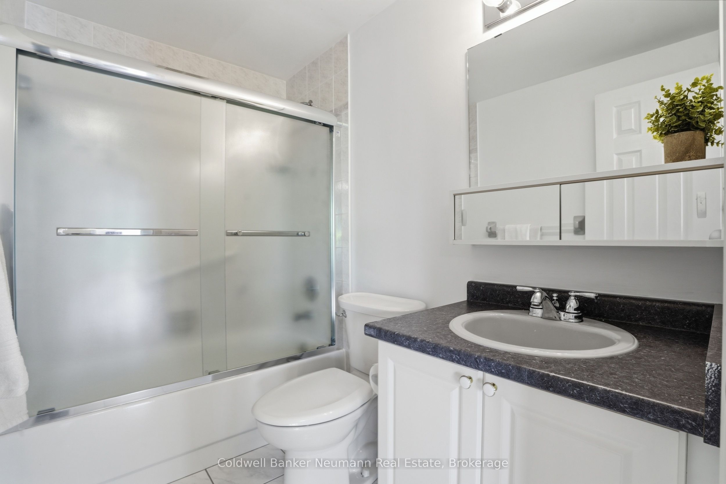 941 Gordon Street 49 Property Photo 21