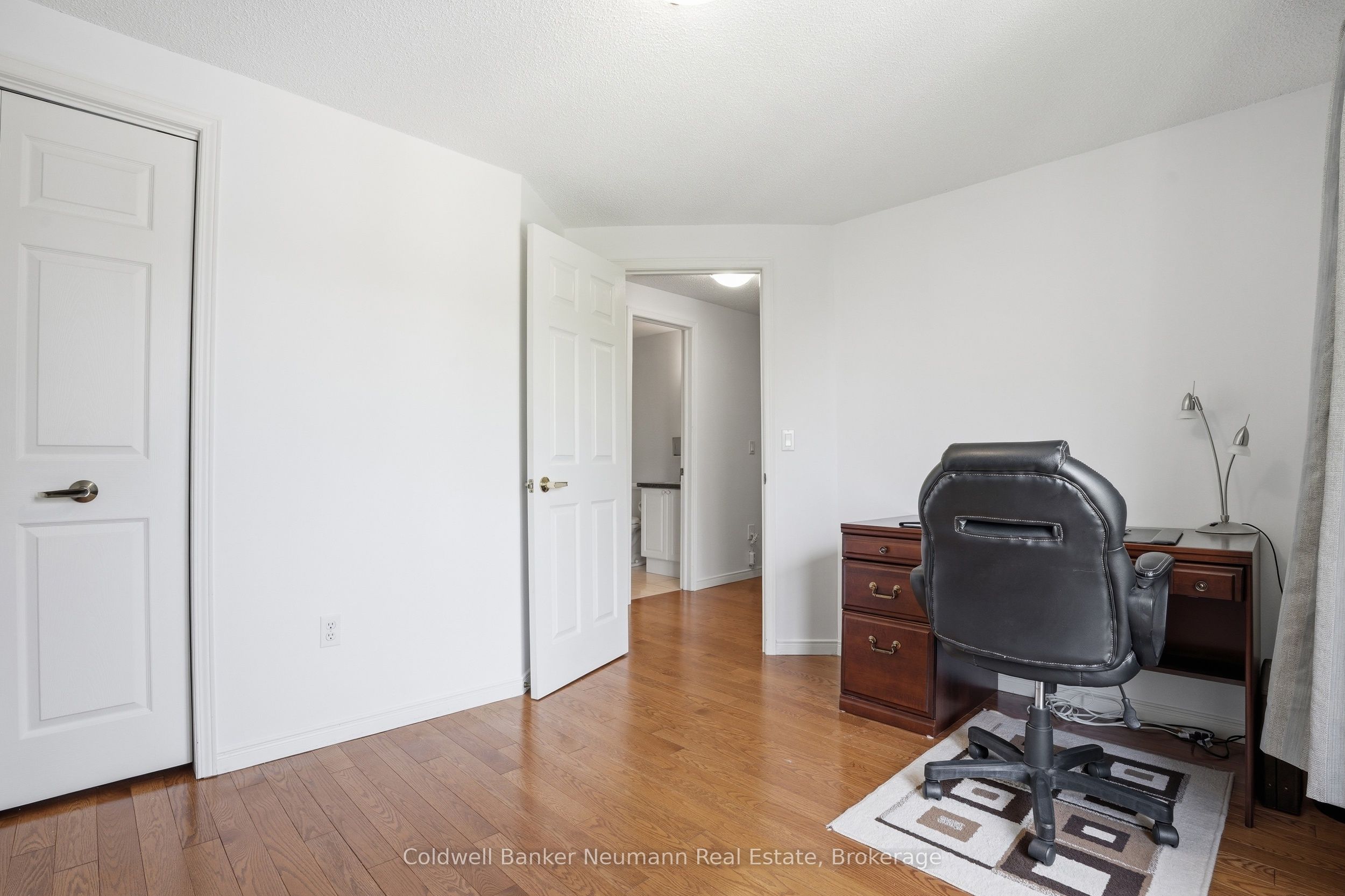 941 Gordon Street 49 Property Photo 26
