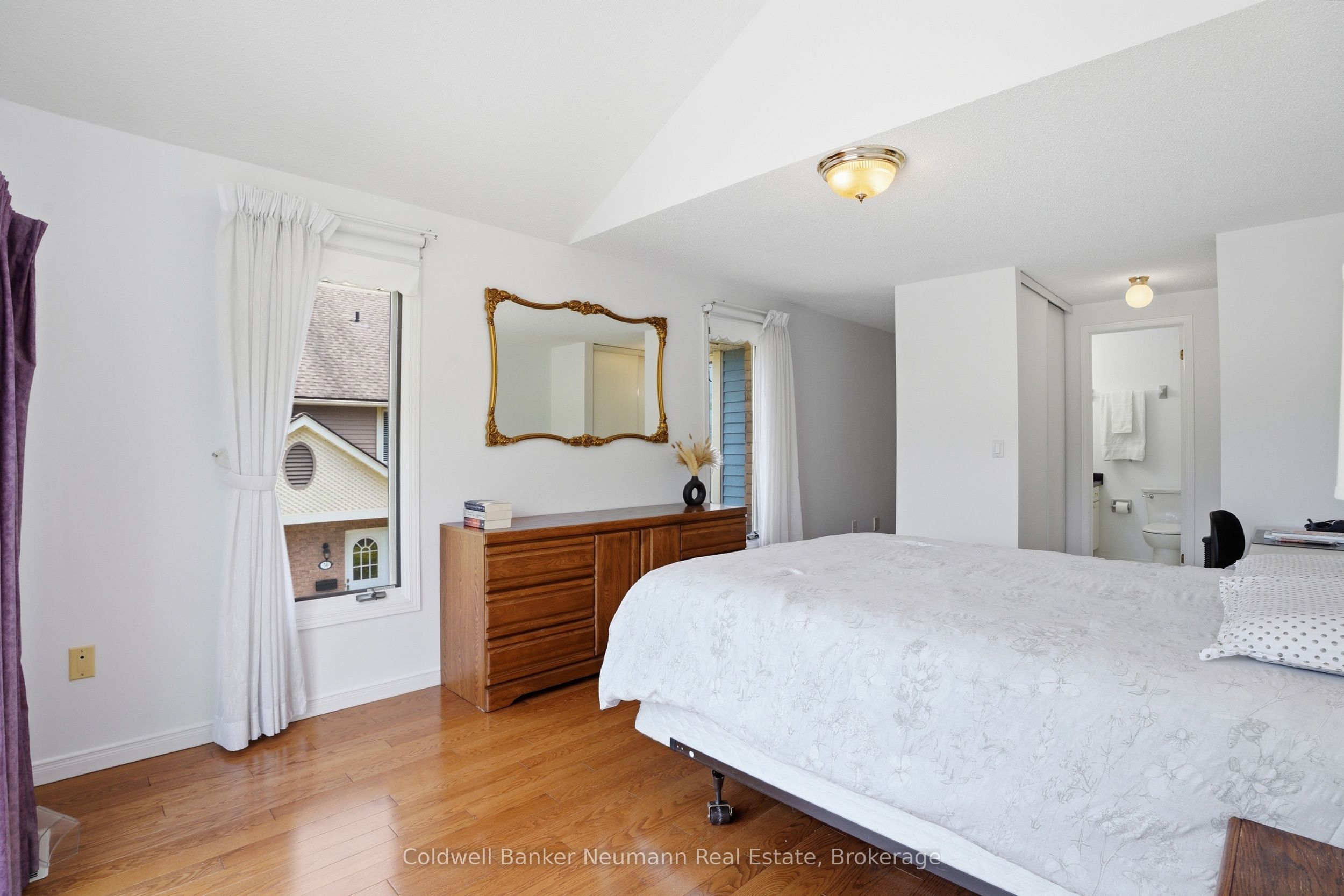 941 Gordon Street 49 Property Photo 30