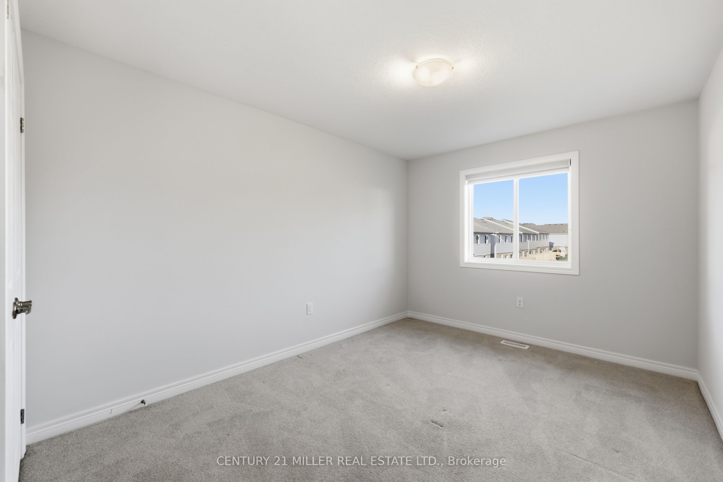 10 Linden Park Lane Property Photo 25